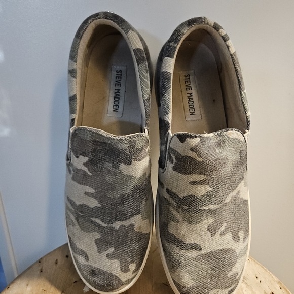 Steve Madden Camo Gills Platform Slip On Sneakers 8.5 - Picture 4 of 5